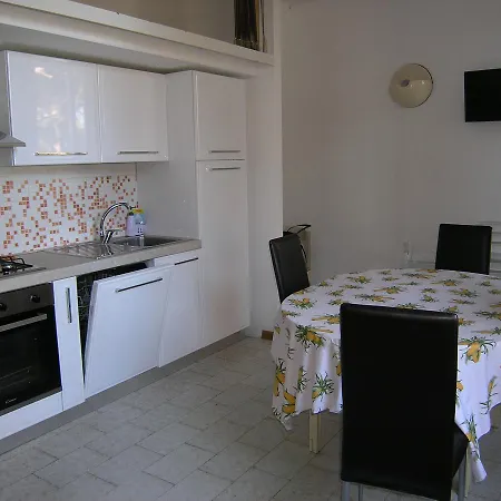 Violetta Appartement *