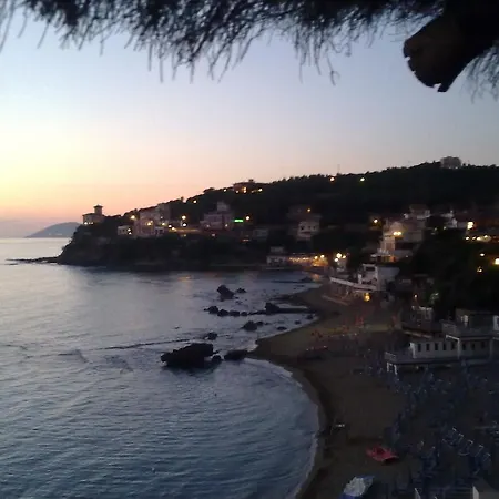 Violetta Daire Castiglioncello